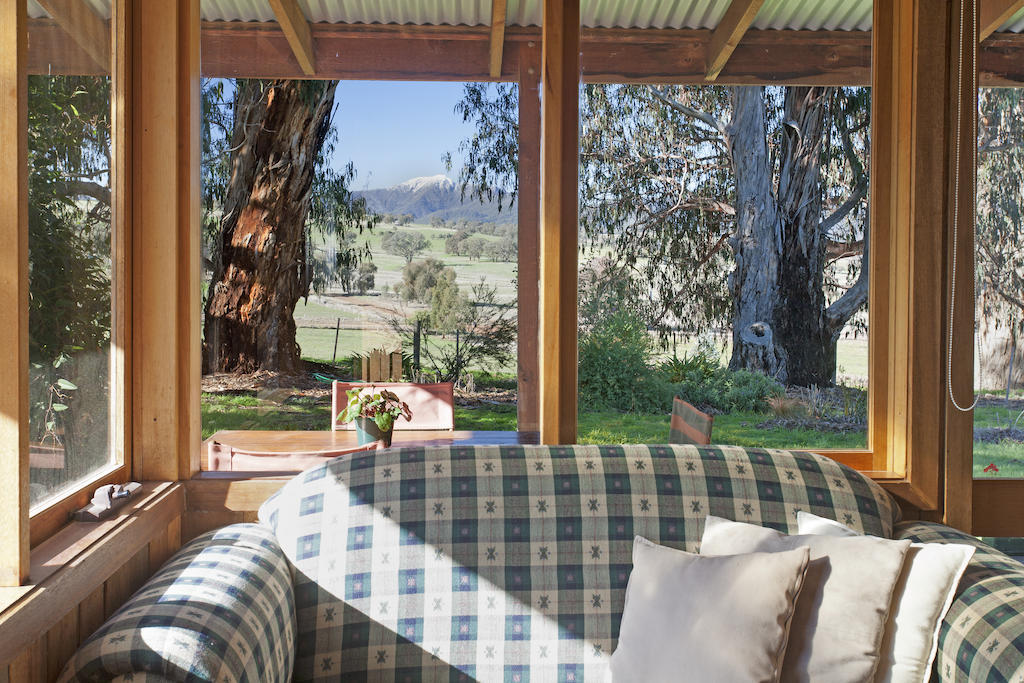 Bluegum Ridge Cottages Merrijig Room photo