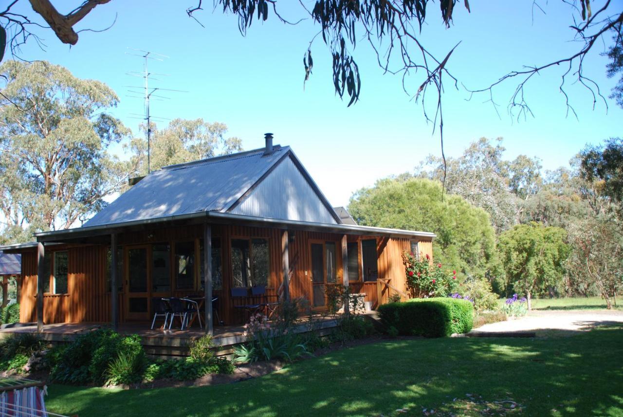Bluegum Ridge Cottages Merrijig Room photo